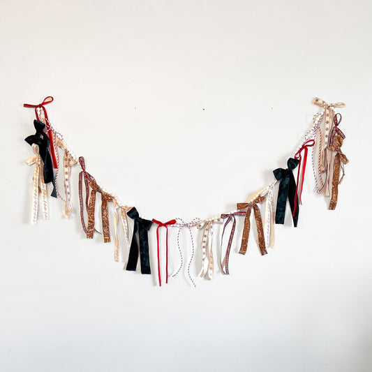Classic Christmas Garland | red and green velvet bow garland Hööshold